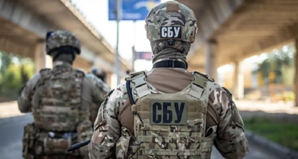 СБУ разоблачила двух шпионов РФ, которые хотели устроить своего агента на оборонный завод в Киеве