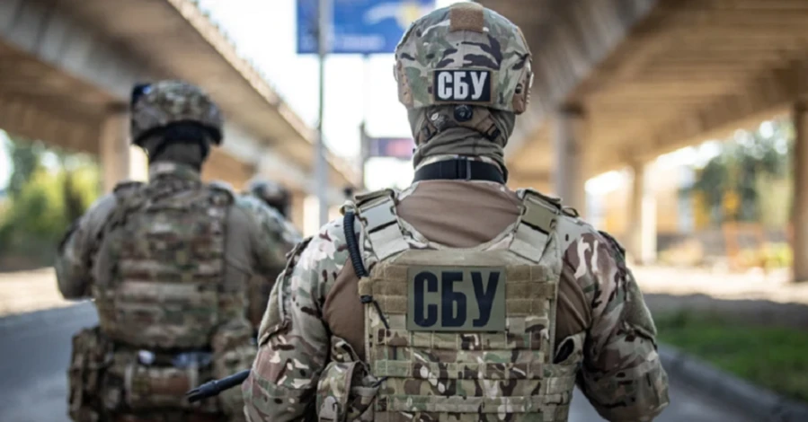 СБУ викрила двох шпигунів РФ, які хотіли влаштувати свого агента до оборонного заводу у Києві