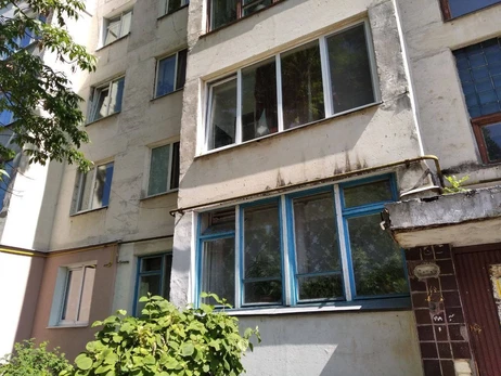 На Київщині однорічний хлопчик випав з другого поверху