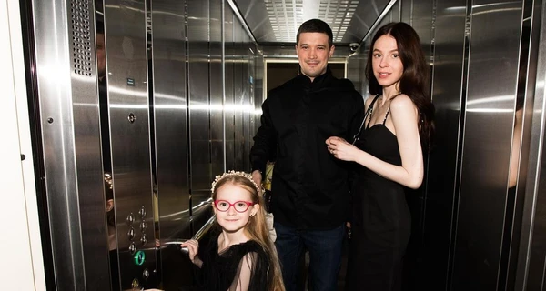 Министр Федоров показал редкие фото с женой и дочерью