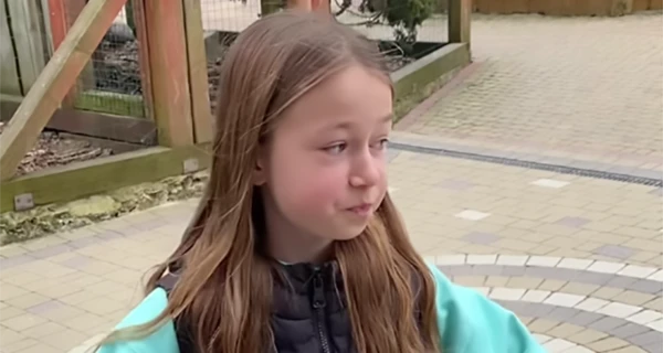 10-летняя Злата из Луцка учит переселенцев из Украины польскому языку