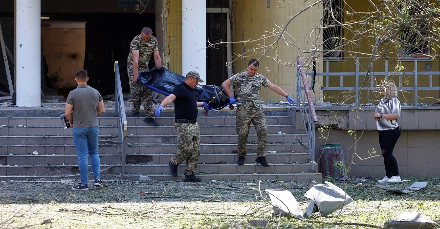 В Киеве задержали троих чиновников и охранника поликлиники после гибели людей возле закрытого укрытия