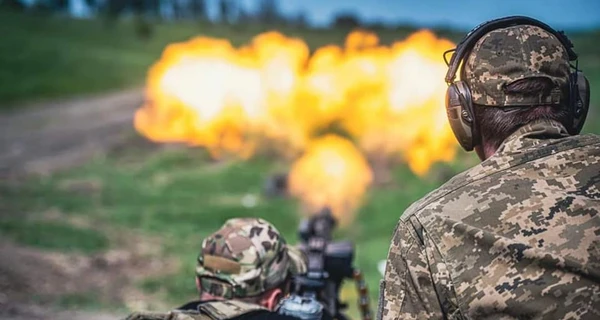 Генштаб: Россияне только за день завезли в школу на Луганщине 20 грузовиков с ранеными 