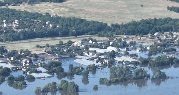 Співачка NAVKA показала кадри затоплення села Кринки біля зруйнованої Каховської ГЕС