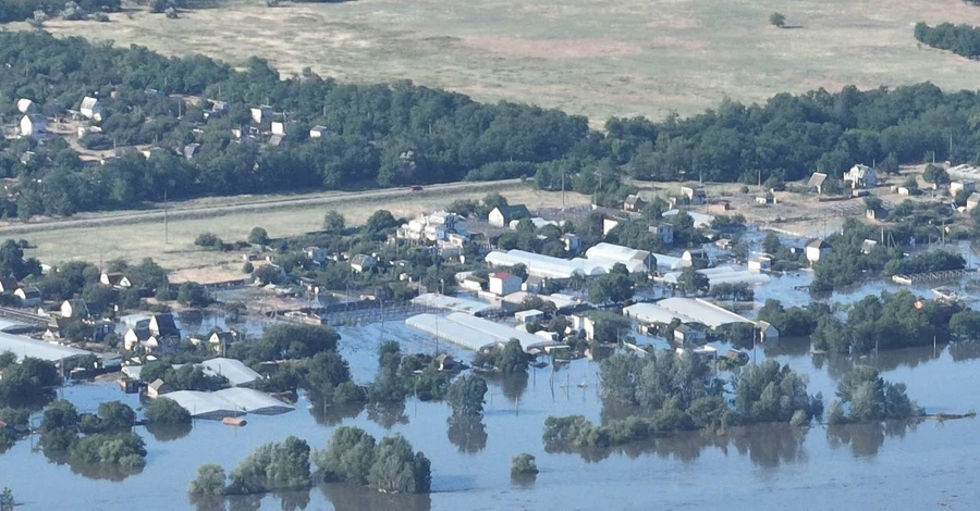Певица NAVKA показала кадры затопления села Крынки возле разрушенной Каховской ГЭС
