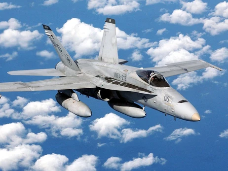 Україна може отримати винищувачі F/A 18-Hornet, які багато в чому перевершують F-16