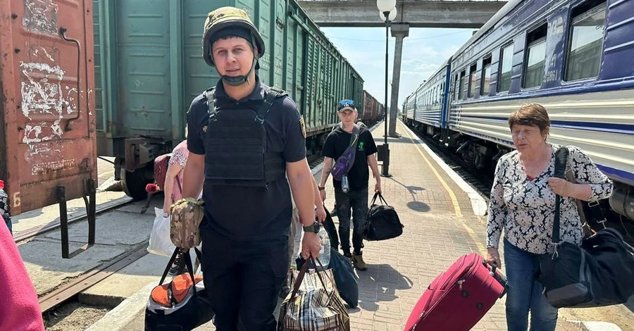 Срочная эвакуация из Херсона, Харьковской и Донецкой области: кого и куда везут