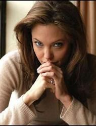 Анджелину Джоли накрыла послеродовая депрессия 