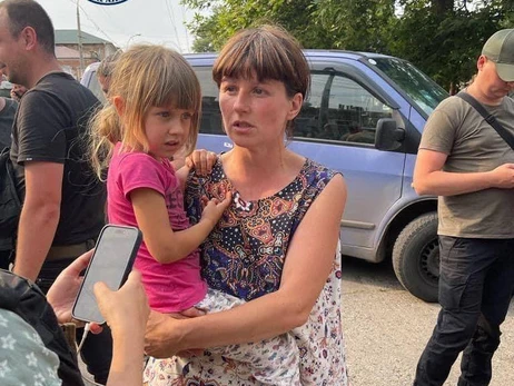 Бойцам ВСУ удалось спасти женщину с детьми, молившую о помощи, из оккупированных Олешек