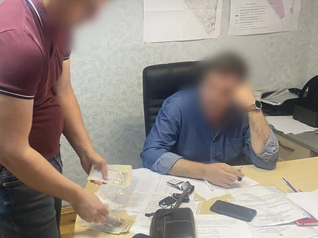 У Києві затримали директора «Гідропарку», який вимагав хабар за розміщення каруселей