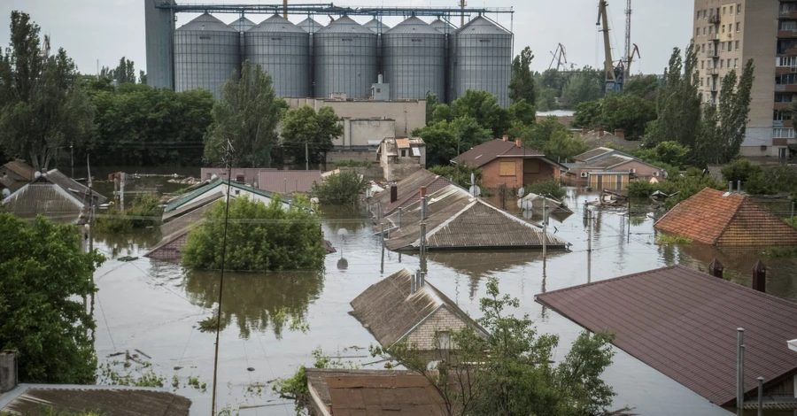 На Херсонщині, затопленій після підриву Каховської ГЕС, за ніч вода впала на 20 см
