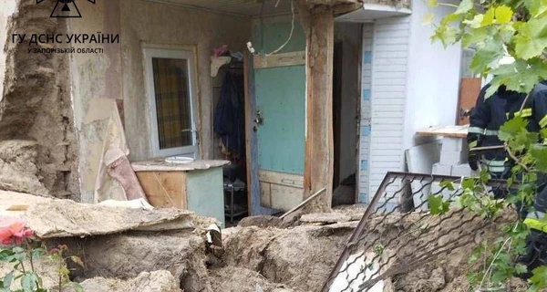 Спасатели в Запорожье достали из-под завалов дома тело мужчины