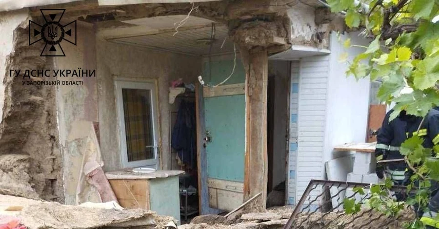 Рятувальники на Запоріжжі дістали з-під завалів будинку тіло чоловіка