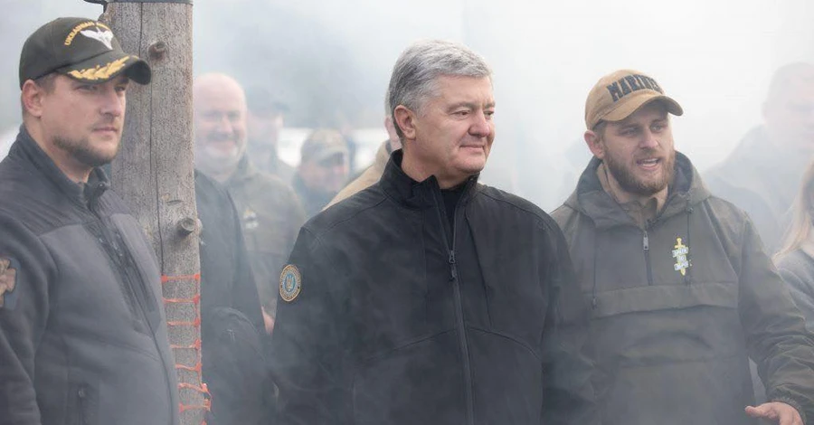 Петро Порошенко закликав українців припинити 