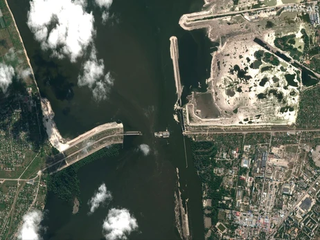 З'явилися нові супутникові знімки підірваної Каховської ГЕС – вода поступово відходить 