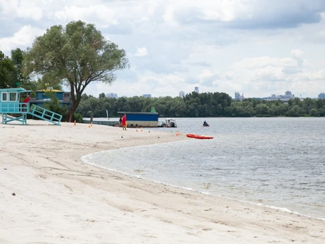 Для пляжів Києва закуповують пісок на 6,5 млн гривень