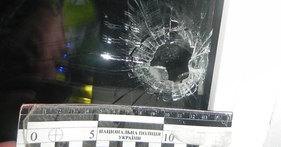 На Івано-Франківщині чоловік відкрив стрілянину у багатоповерхівці