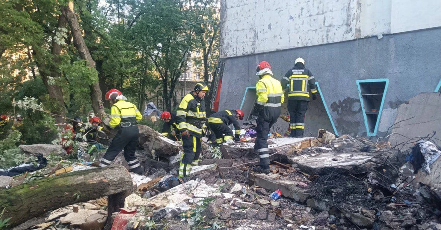 Кличко сообщил о двух погибших в результате взрыва в многоэтажке