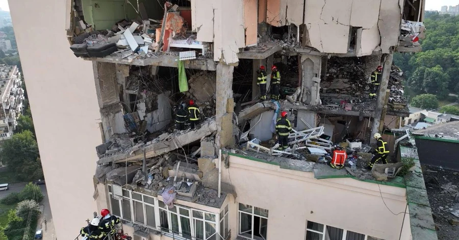 Ночная атака на Киев: повреждена многоэтажка, трое погибших