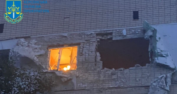 Ночью Россия обстреляла пригород Запорожья и пятиэтажку в Херсоне, погиб мужчина