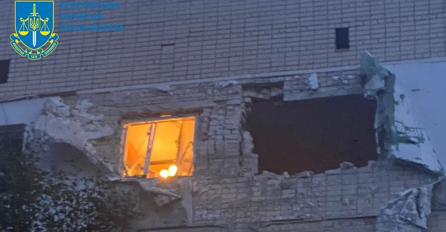 Ночью Россия обстреляла пригород Запорожья и пятиэтажку в Херсоне, погиб мужчина
