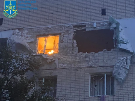 Уночі Росія обстріляла передмістя Запоріжжя та п'ятиповерхівку у Херсоні, загинув чоловік
