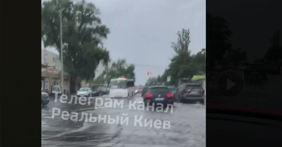 Київ знову затопило через негоду