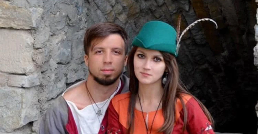 Супруги, тела которых нашли в киевской многоэтажке, занимались исторической реконструкцией костюма