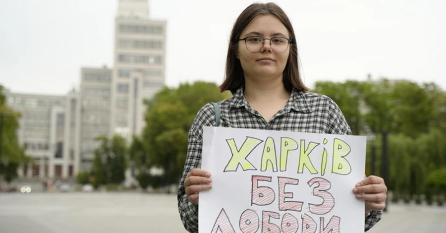 Дівчина, що влаштувала акцію протесту на виступі Лободи в Харкові, відреагувала на пост співачки