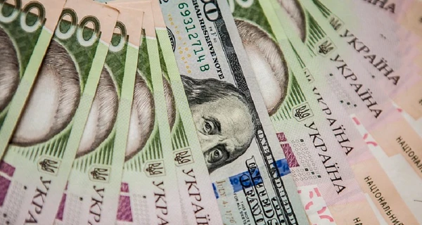 Купить валюту или положить деньги на депозит? Как сохранить сбережения во время войны