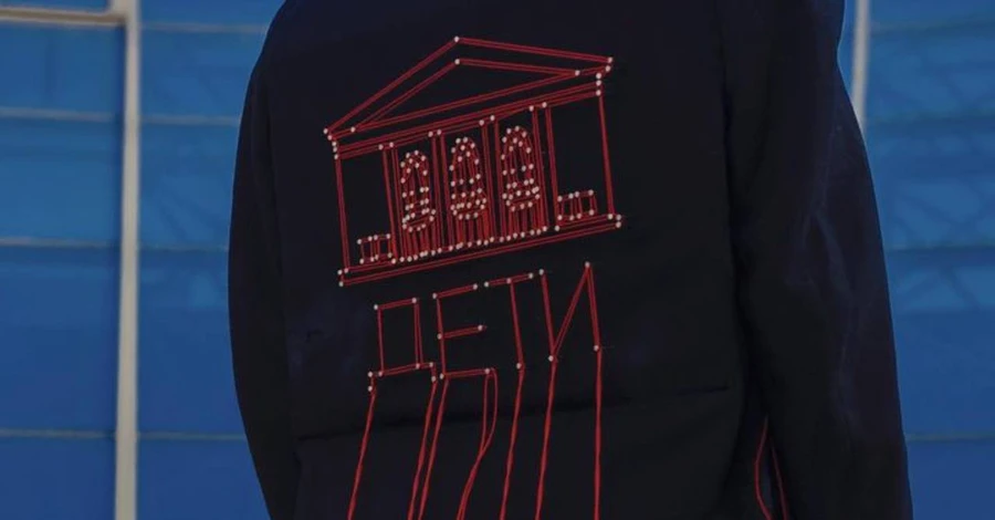 Дизайнер бренда одежды Starchak ответила на критику за пиджак с изображением Мариупольского драмтеатра