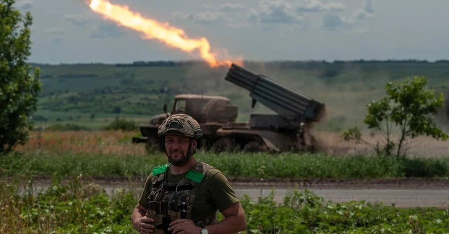 За добу в Україні знищено близько 700 російських військовослужбовців та 36 ворожих артсистем