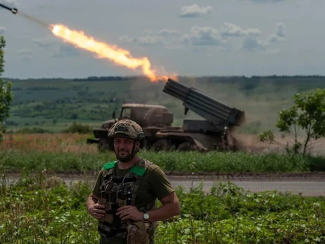 За сутки в Украине уничтожены около 700 российских военнослужащих и 36 артсистем врага