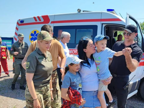 В Украину вернули двух детей, вывезенных россиянами - они полтора года не видели маму