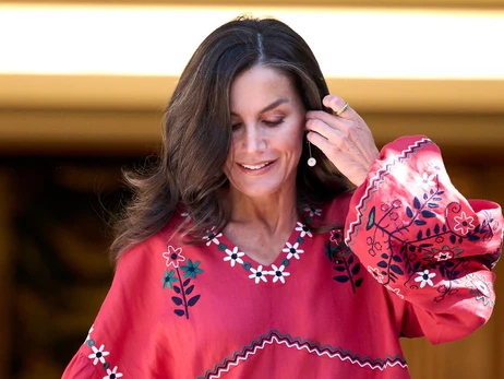 Королева Іспанії Летиція одягнула вишиванку від українського бренду