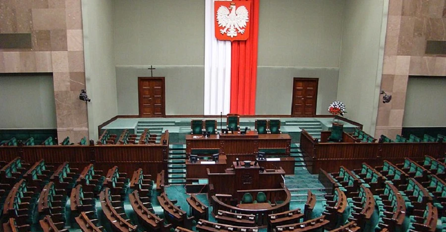 Польща прийняла резолюцію про Волинську трагедію, яка включає визнання провини Україною