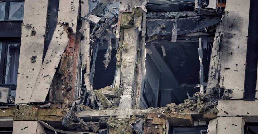 РФ третю ніч поспіль атакувала Київ, є загиблий та постраждалі