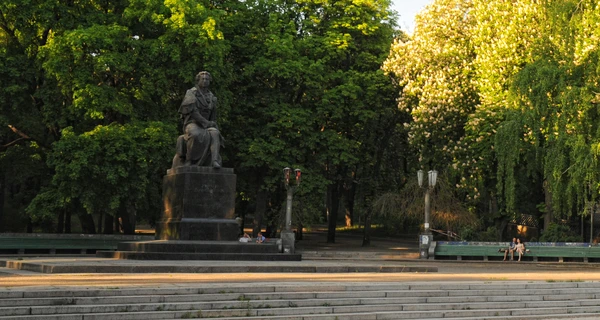 В Киеве парк Пушкина переименовали в Багряного, а улицу Драйзера - в Рейгана