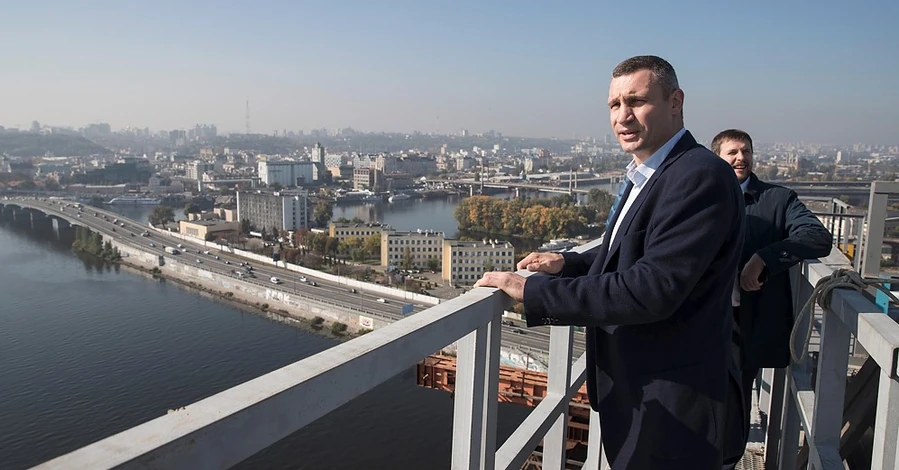 Кличко заявив про маніпуляції уряду під час перевірки мостів у Києві