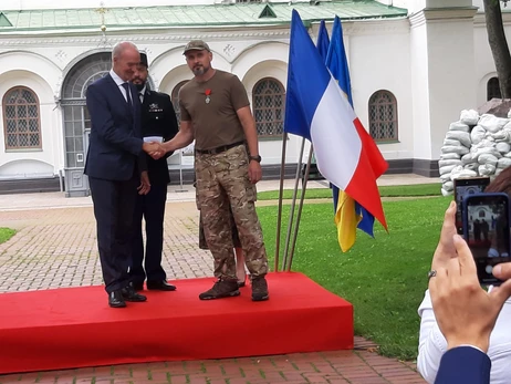 Влада Франції нагородила Орденом Почесного легіона Оксану Забужко та Олега Сенцова