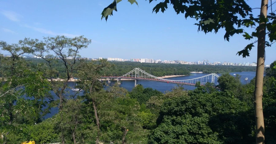 В Киеве 11 городских пляжей непригодны для купания