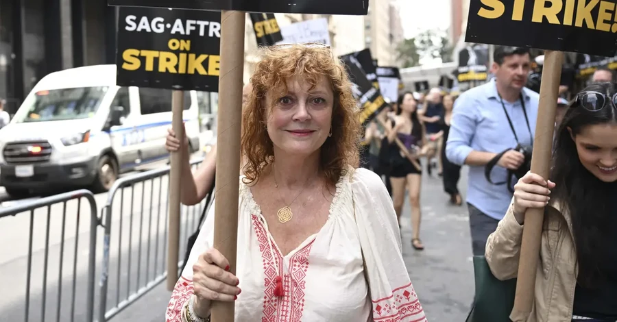 Оскароносна акторка Сьюзен Серендон вийшла на страйк у США у вишиванці