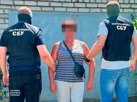 СБУ затримала жінку, яка збирала дані для нового ракетного удару РФ по Миколаївщині