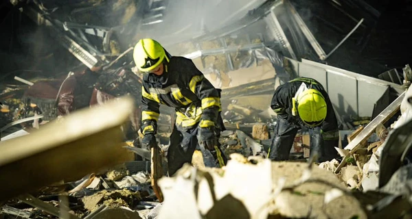 Под завалами админздания в Одессе нашли тело 21-летнего охранника