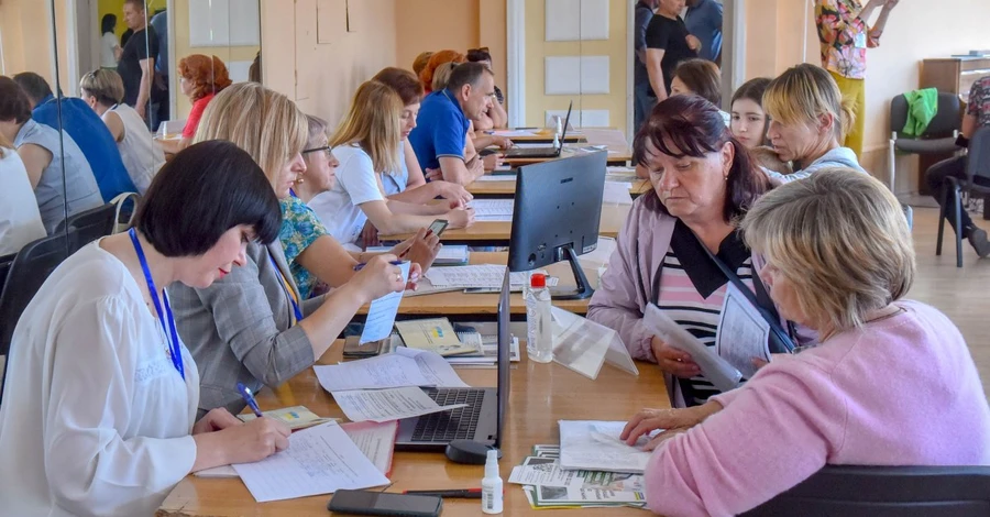 Компенсацію за притулок переселенців в Україні можна оформити дистанційно