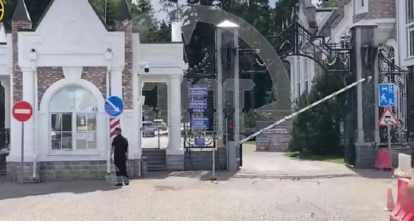 СМИ: под Москвой вооруженный мужчина захватил дом, в котором раньше жил Янукович