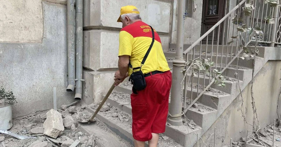 В результате ночной атаки по Одессе повреждено более 40 зданий