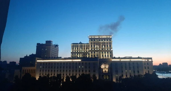 В центре Москвы беспилотник упал недалеко от здания Минобороны России