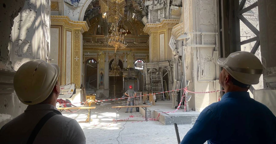 Труханов проинспектировал Спасо-Преображенский собор – одну из стен демонтируют