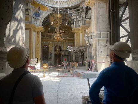 Труханов проінспектував Спасо-Преображенський собор - одну зі стін демонтують